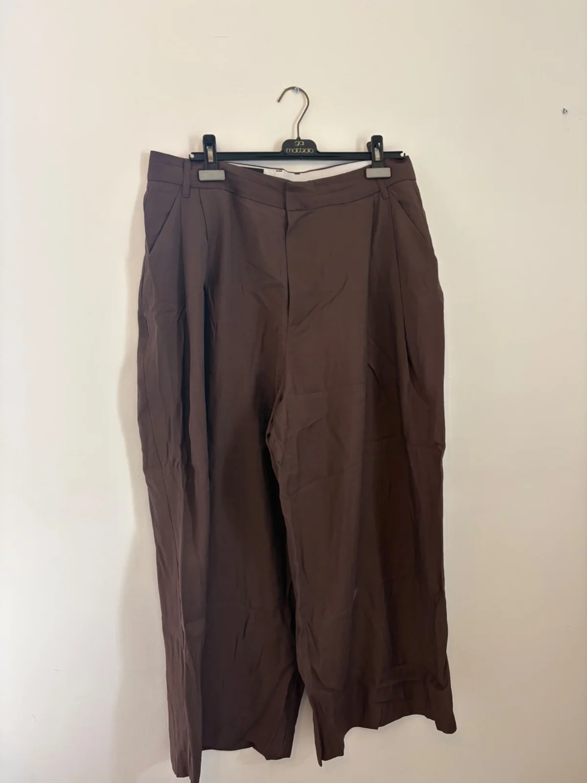 Usado por Sofia Marti, Pantalón café elegante , talla XL