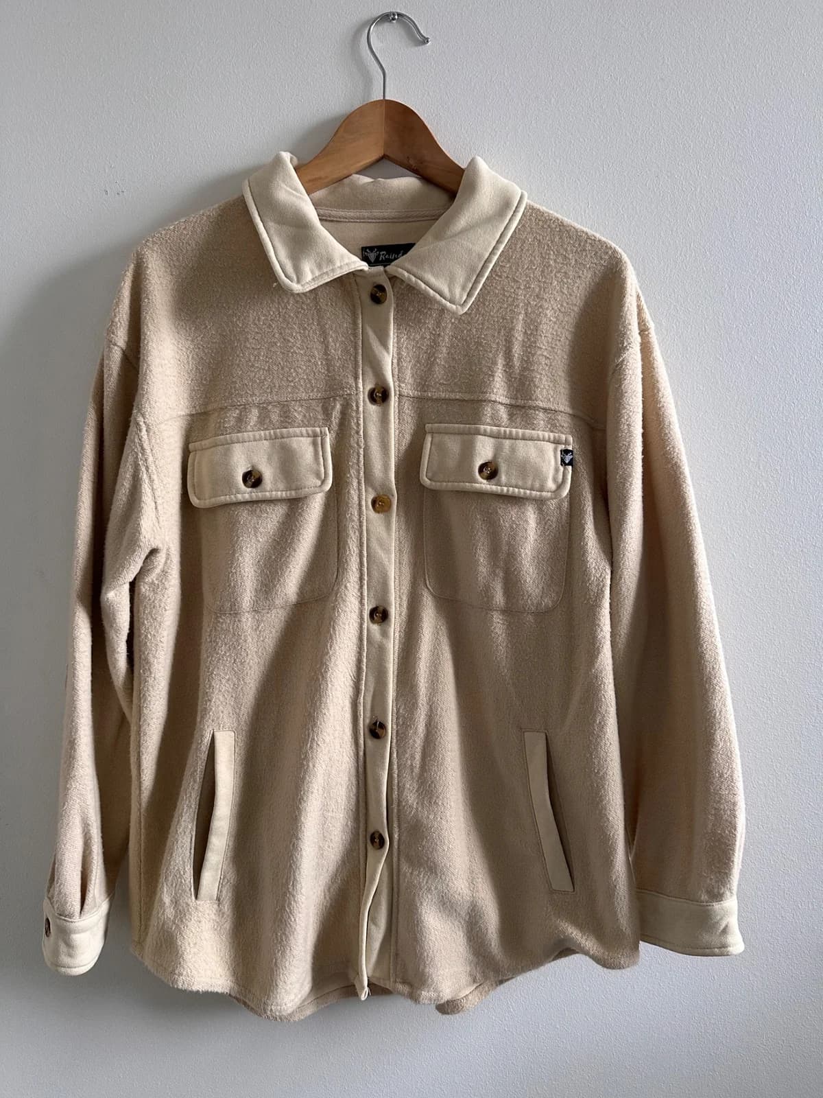 Usado por Constanza Moscoso, Sobrecamisa beige Raindoor S, talla S