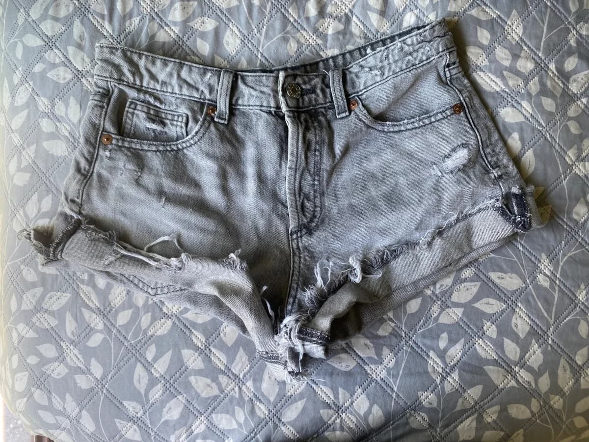 Short gris ZARA — foto 1