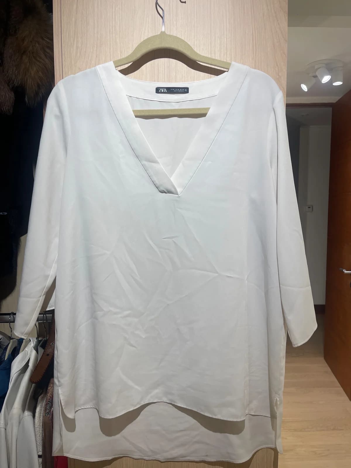 Usado por Francisca Engel, Blusa blanca Zara, talla M