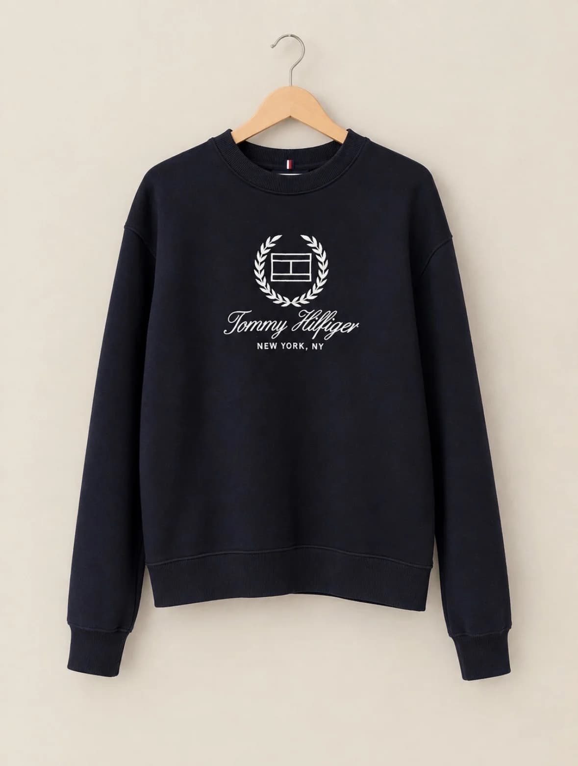 Usado por Leah Aguirre, Poleron Tommy Hilfiger, talla S