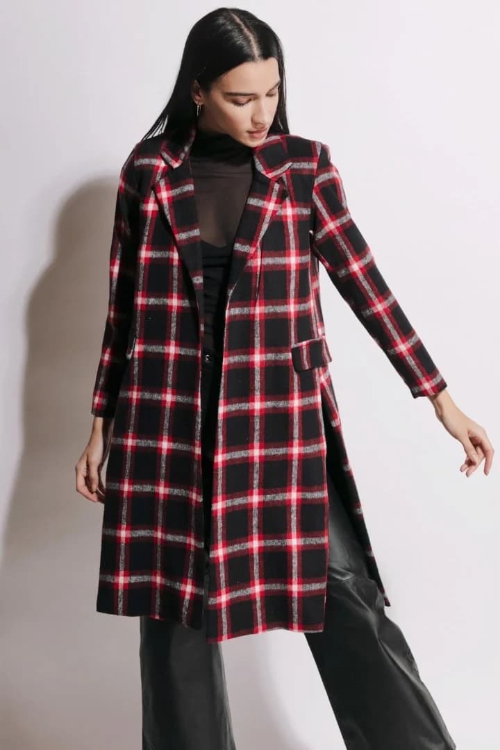Usado por connie artigas, Abrigo Tartan, talla S