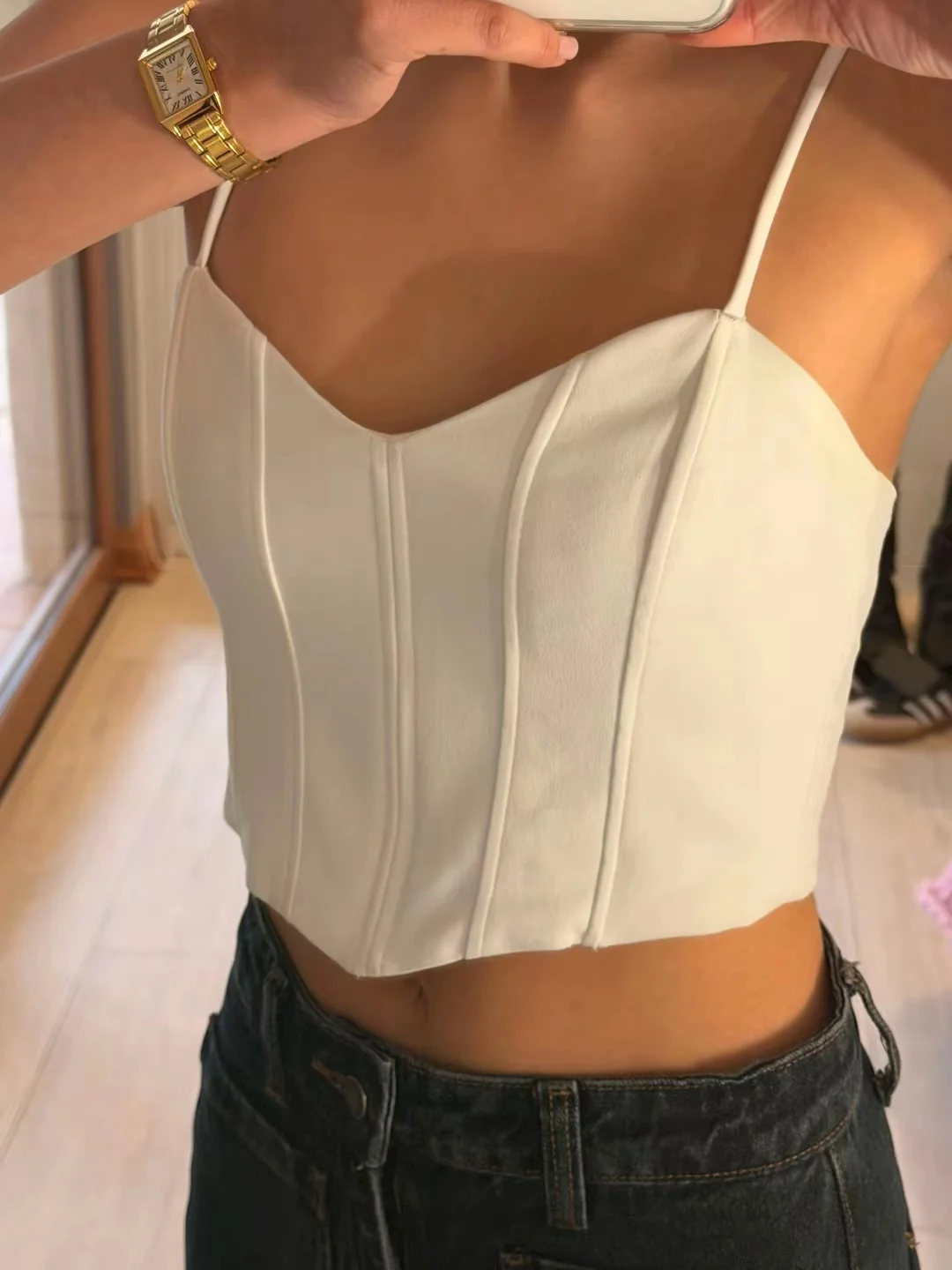 Usado por Sofía Armstrong, Top blanco Zara , talla S