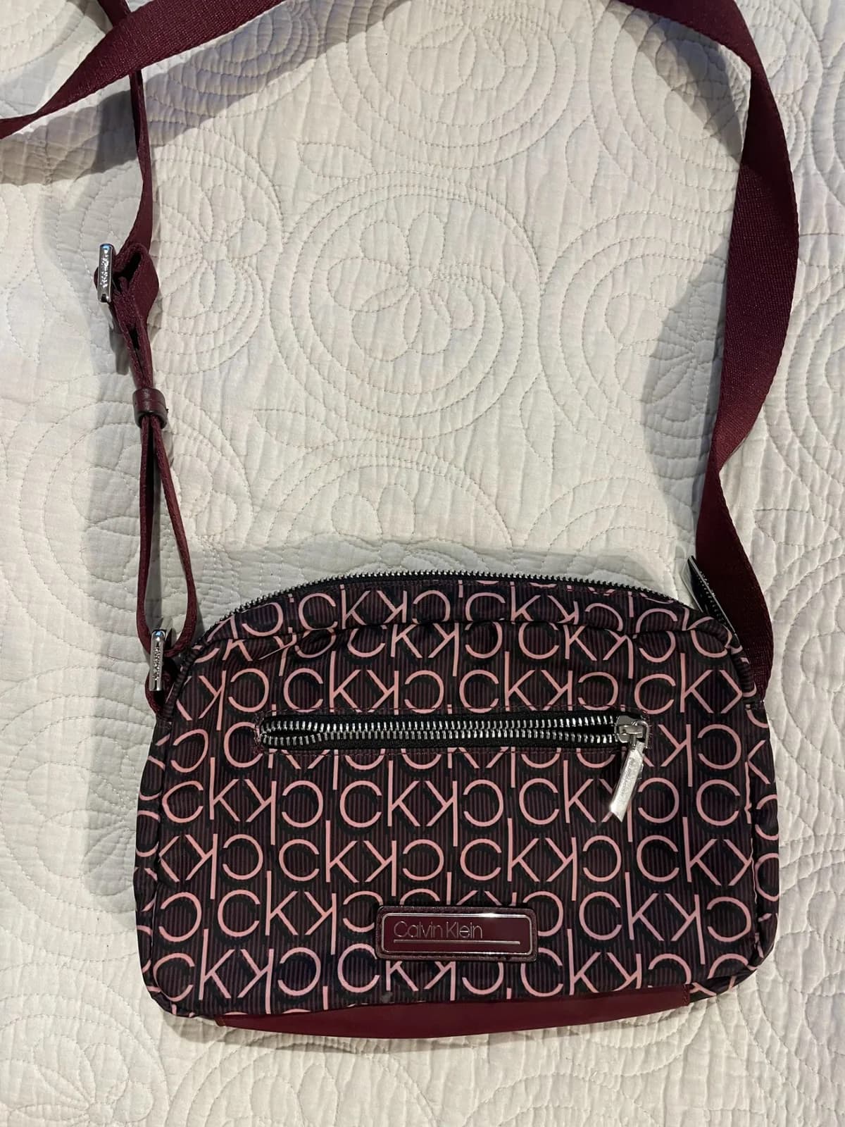 Usado por Maria Descalzi, Cartera Calvin Klein