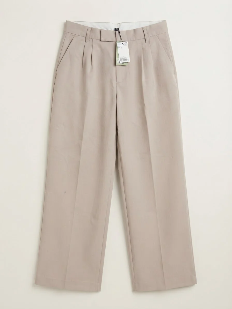 Usado por Isidora Gomez orellana, Pantalón sastrero , talla 40