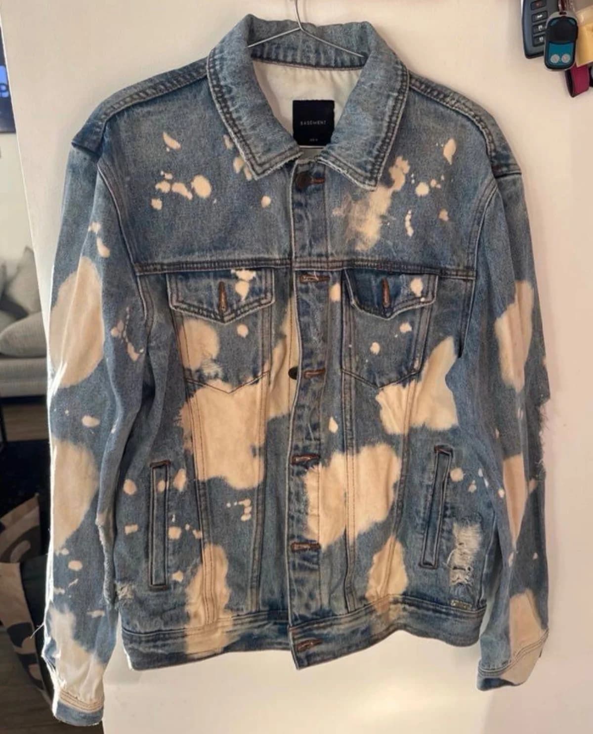 Chaqueta de jeans oversize manchada — foto 1