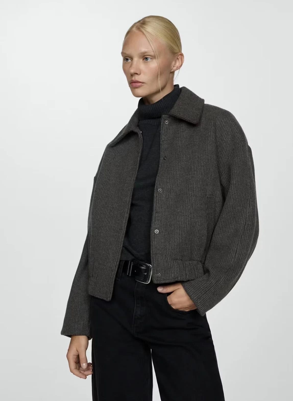 Usado por Paula Casanova , CHAQUETA PUNTO BOLSILLOS, talla M