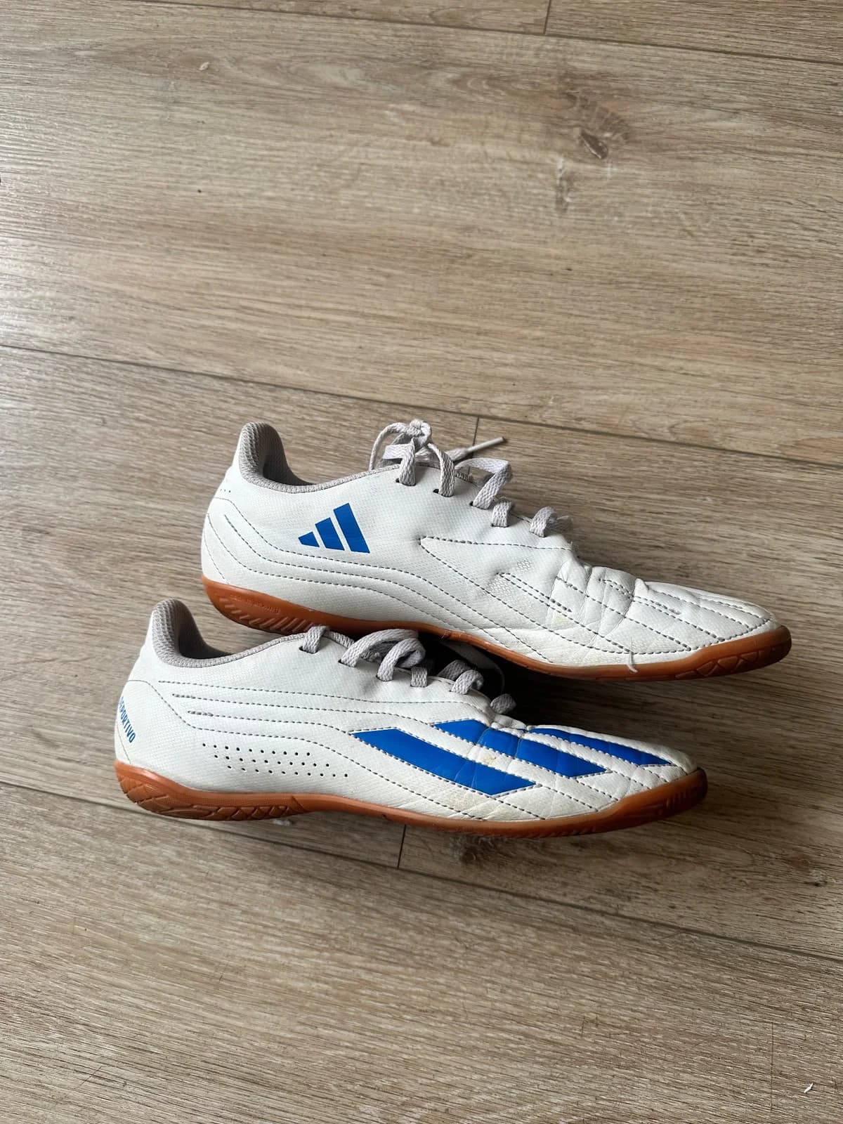 Usado por Valentina Tapia, Zapatillas adidas vintage , talla 38