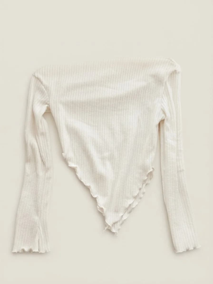 Usado por Sofia Veliz, Polera sin hombro, talla S
