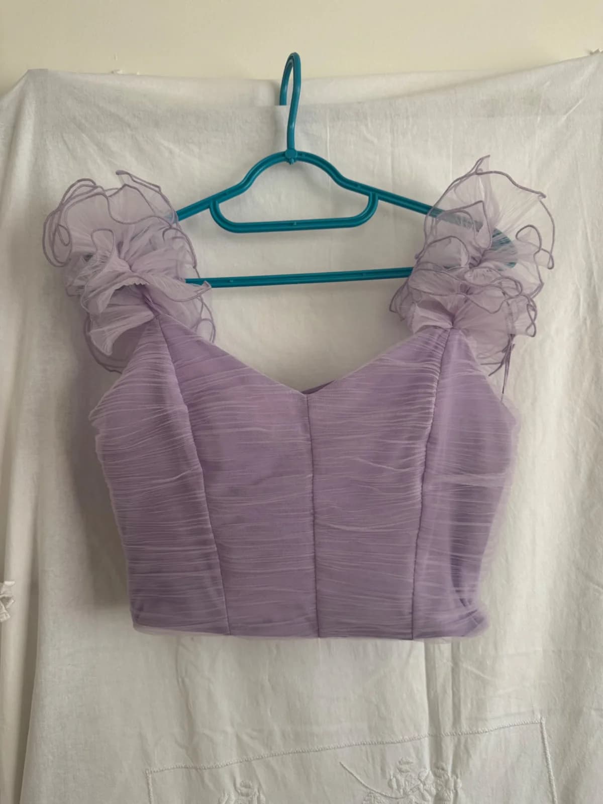 Usado por Carolina Torres, Crop Zara fiesta