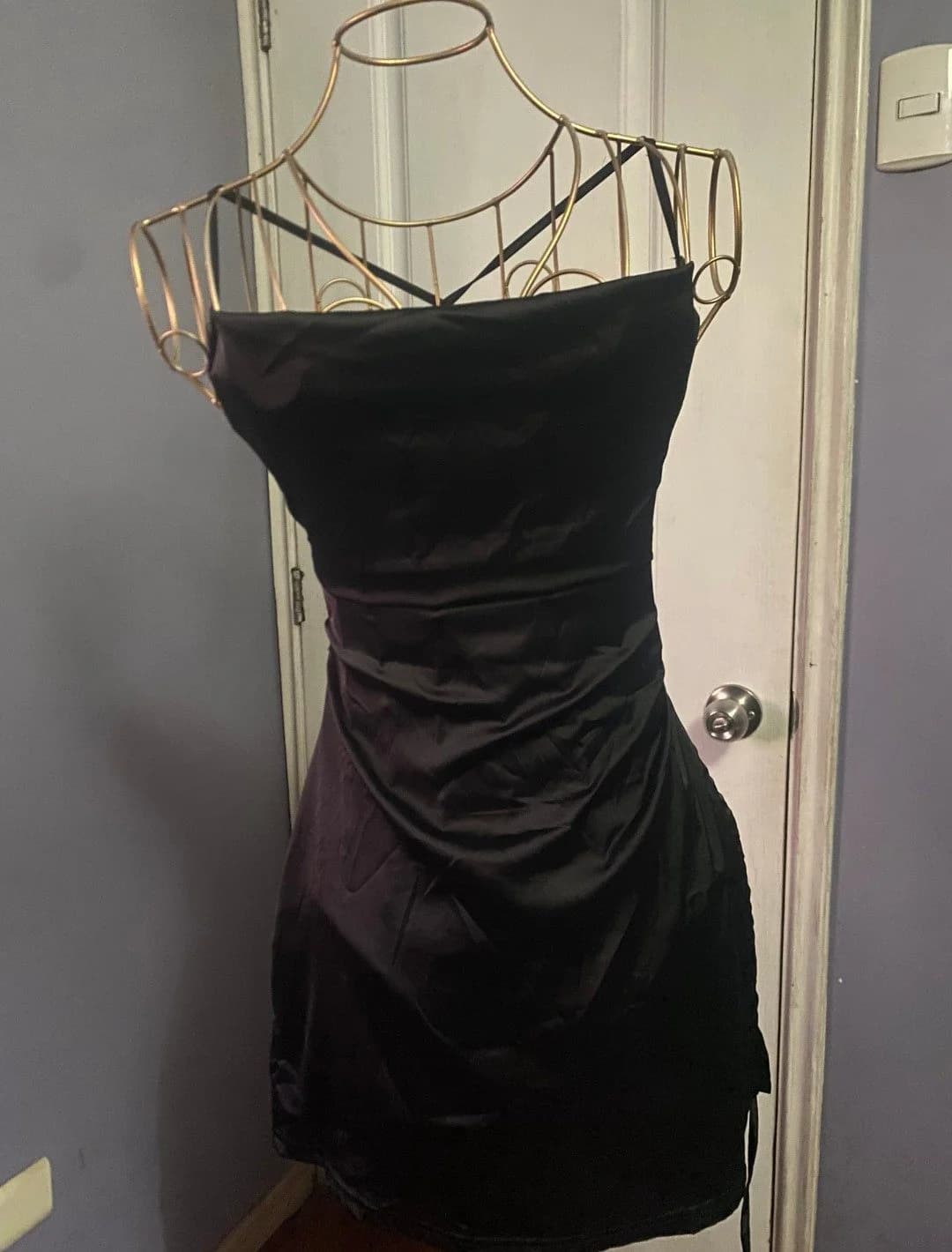 Usado por Alaya Suarez, Vertido corto satin , talla M