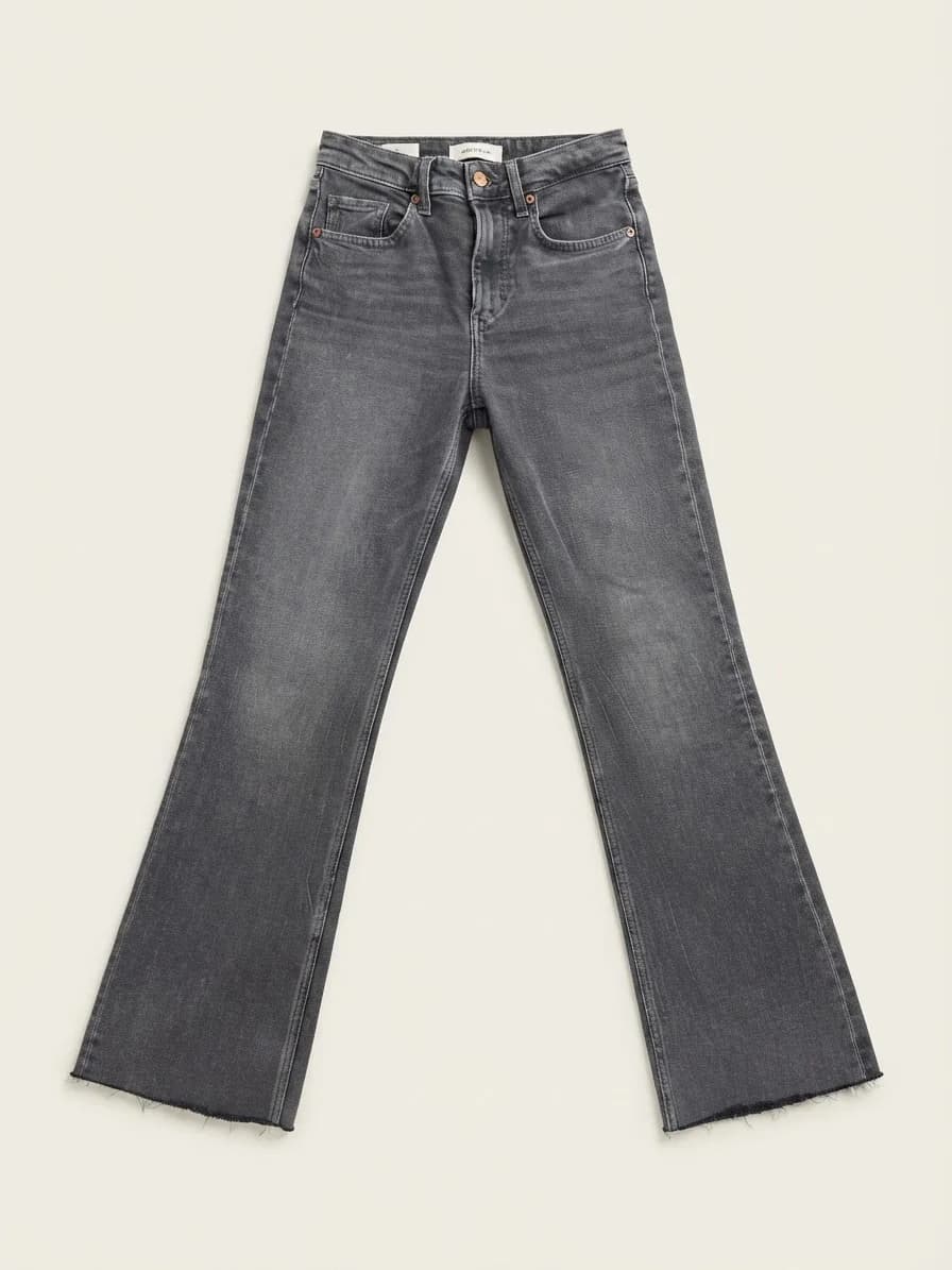 Usado por Florencia merino, Jeans flare gris, talla 34