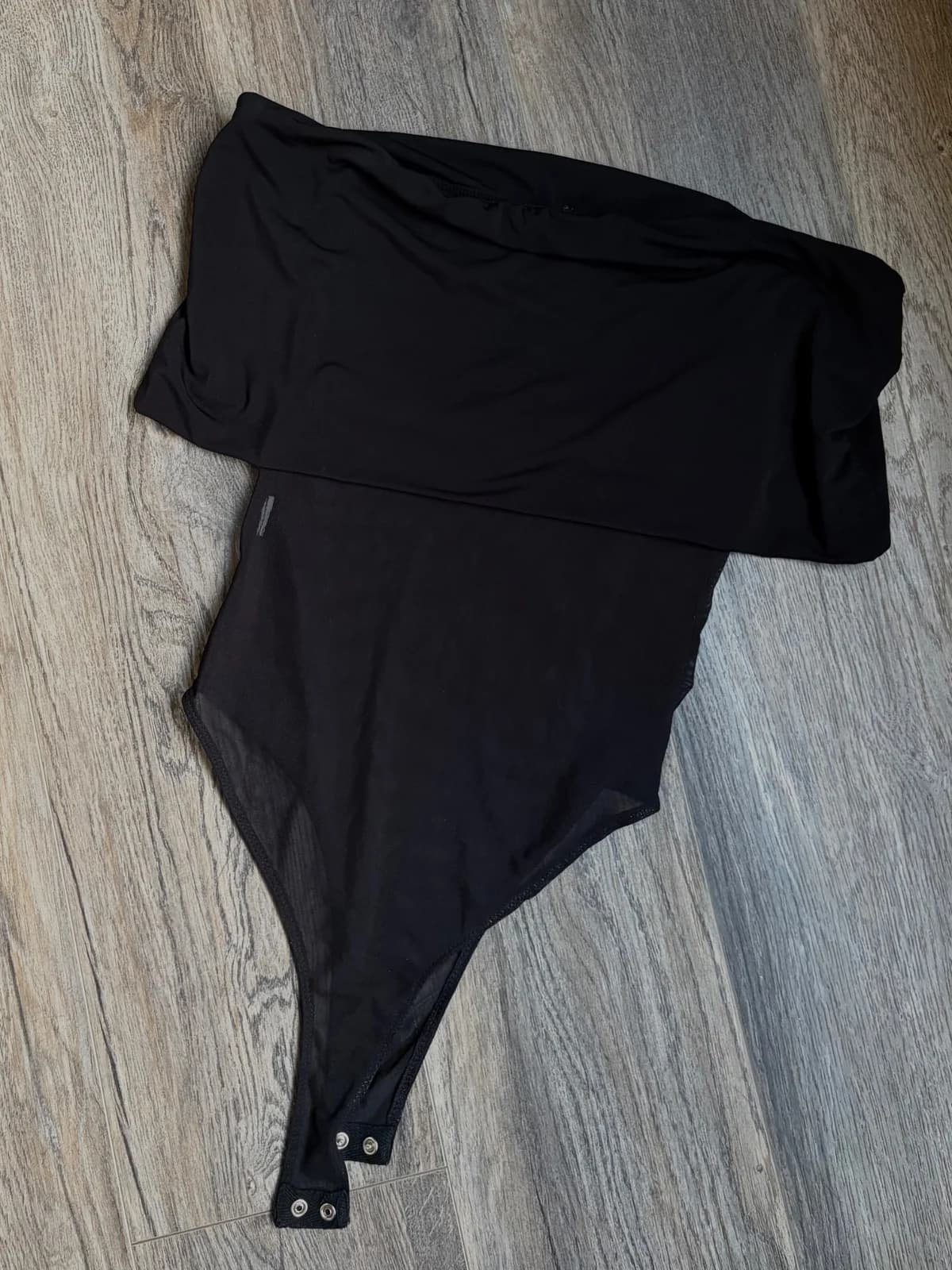 Usado por Rosario Carrasco, Body traslúcido negro , talla XS-S