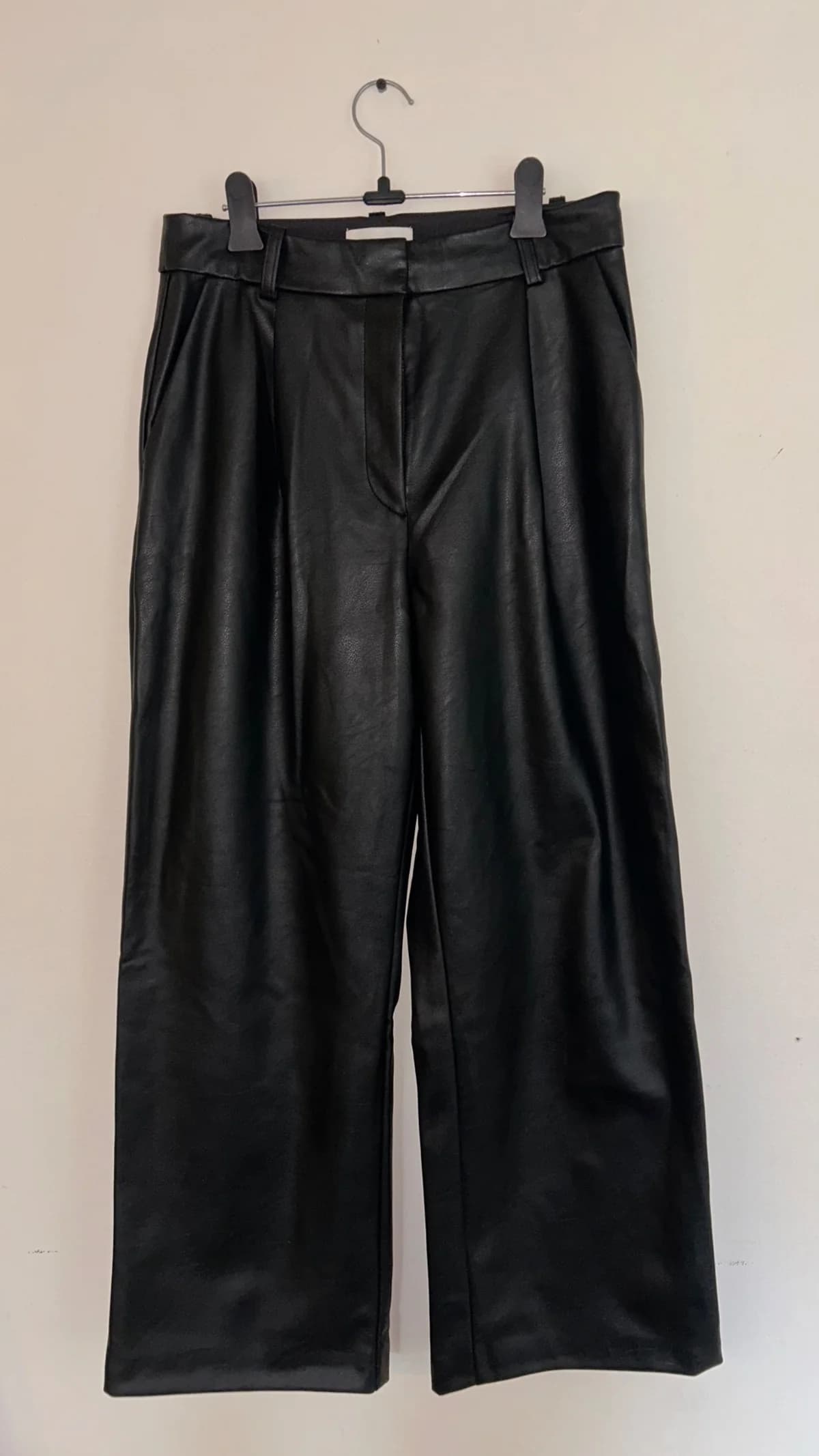 Usado por Colomba, Pantalones negros Cuero, talla 38