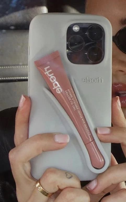 Usado por Emilia Rivas, Carcasa iPhone 16 pro Max rhode, talla 16 pro Max