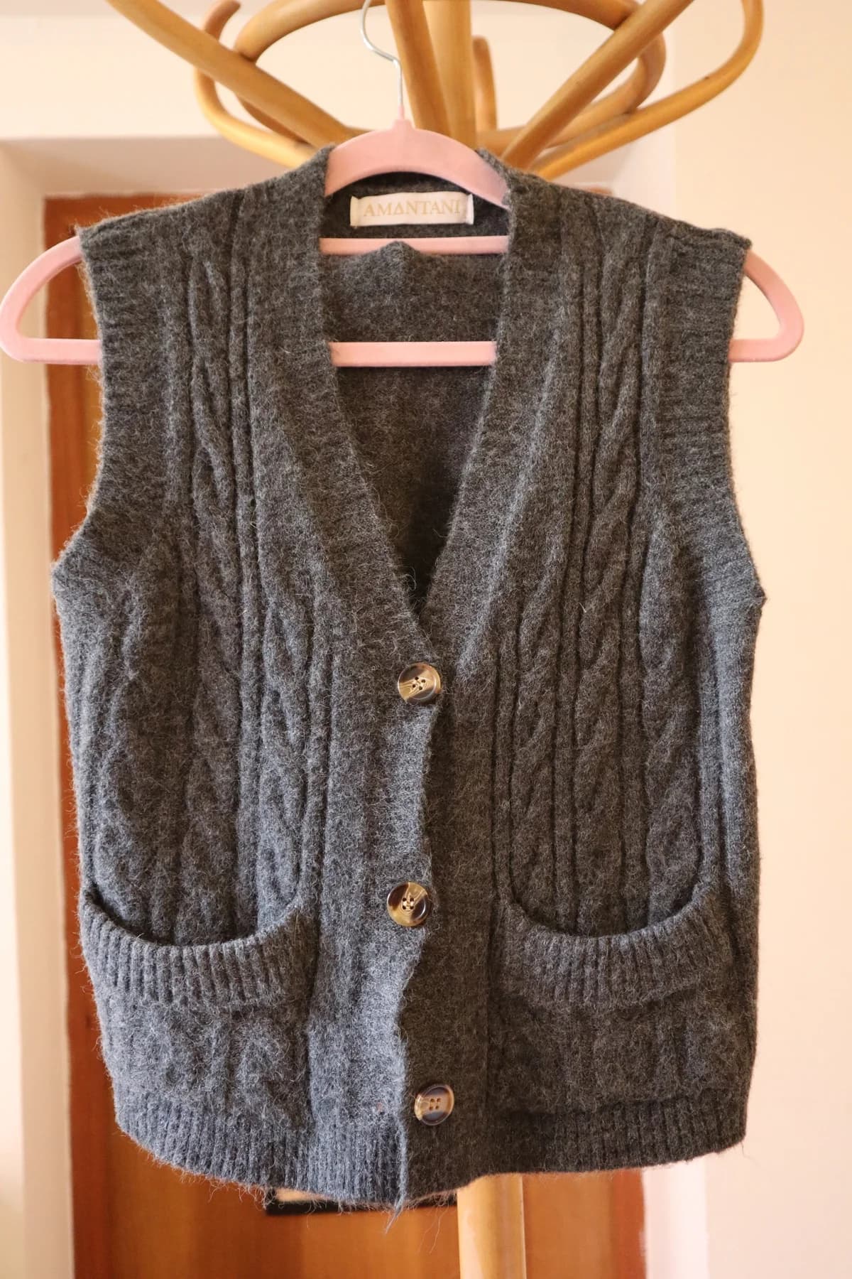 Usado por Camila Fones, Chaleco sin mangas gris, talla Xs