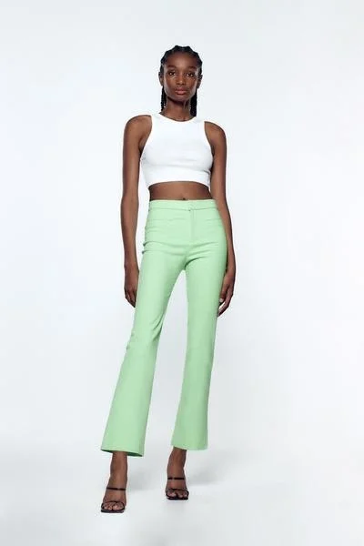Usado por Isidora Gomez orellana, PANTALÓN MINI FLARE, talla S