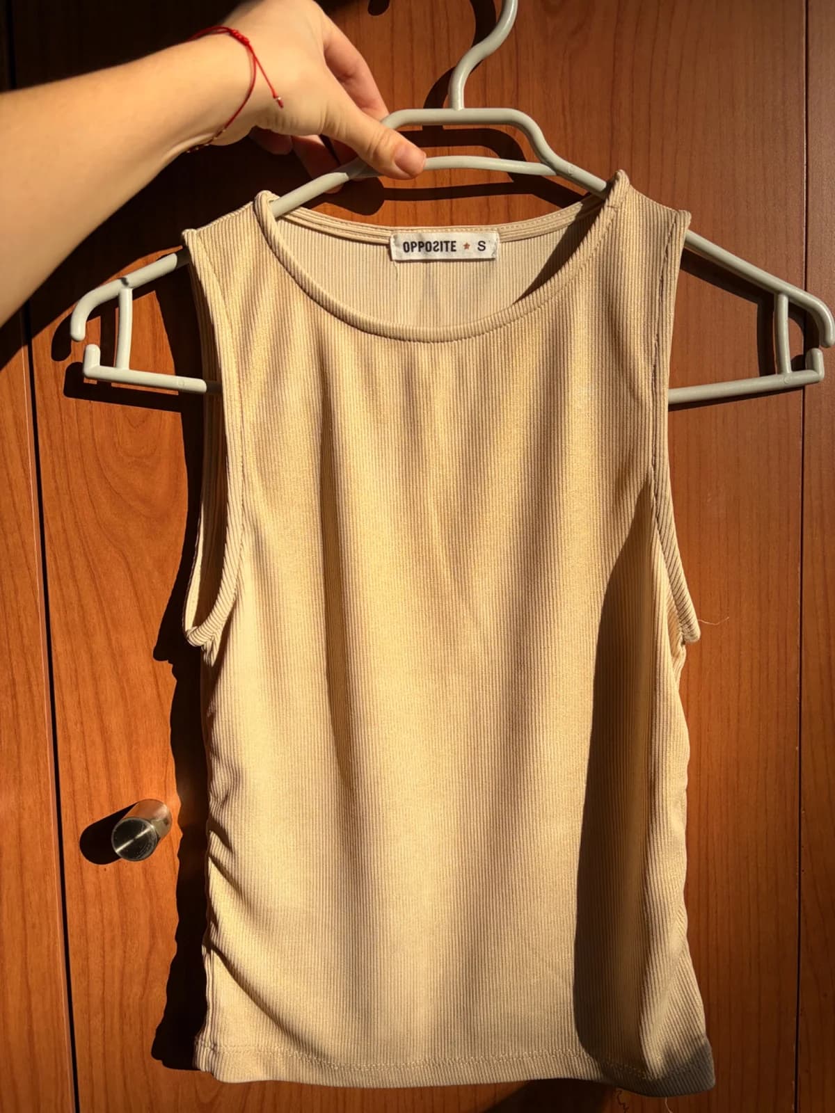 Usado por Emilia, Polera Dorada Sutil, talla S