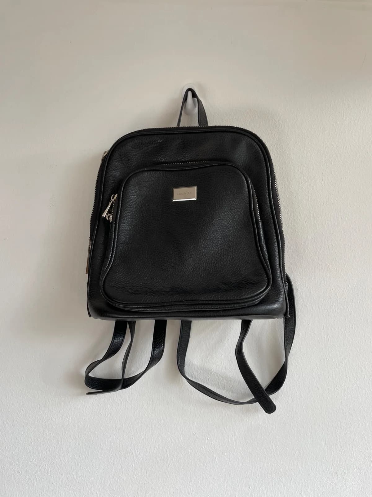 Usado por Pía Garrido, Mochila negra