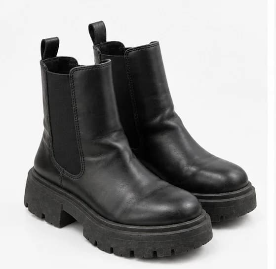 Usado por María Jesús , Botines Negros, talla 39