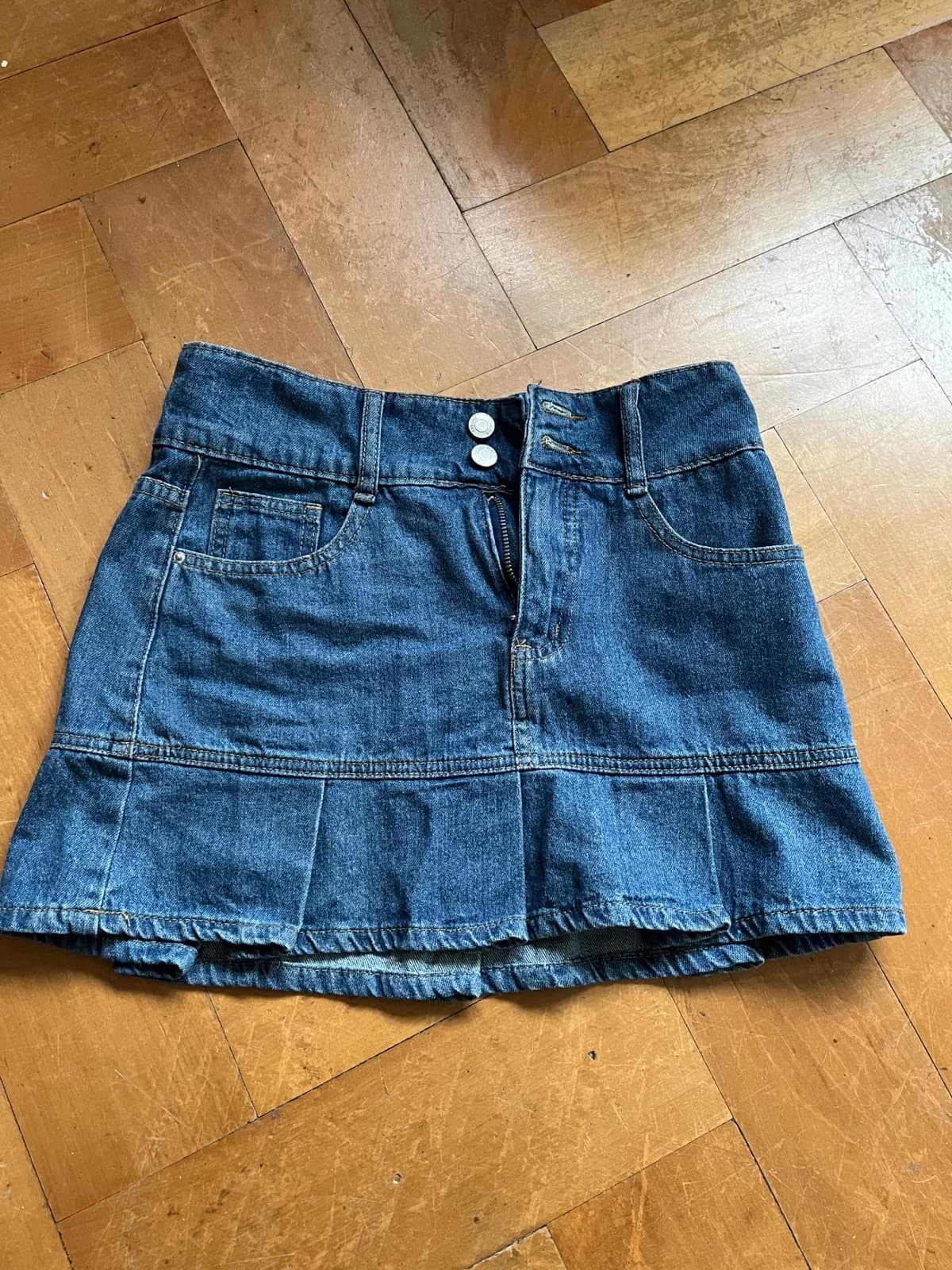 Usado por emilia correa, falda sybilla, talla Xs