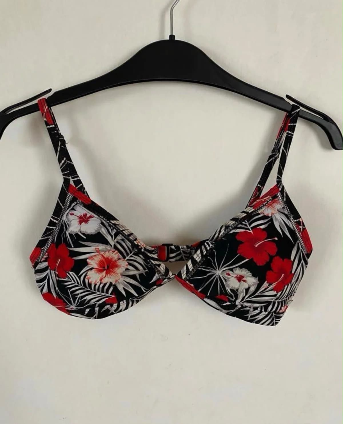 Usado por Maria Jose Urcola, Top Bikini, talla M