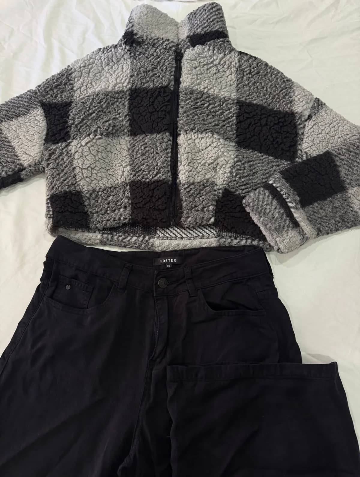 Usado por Ropero coniv, Pantalón negro , talla 38